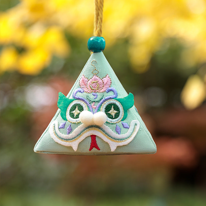 (Loong/Snake) Chinese Herbal Medicine Three-dimensional Triangle Embroidery Sachet Car Pendant