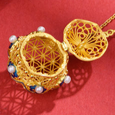 S925 silver-plated gold, white bead enamel filigree sachet pendant necklace with herbal incense pill