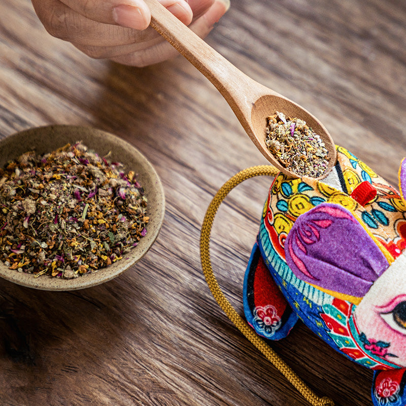 Hand embroidered sachet with twelve zodiac animals, portable sachet, toy pendant, blind box,gift box